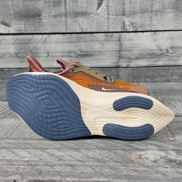 Sold New Nike Pegasus Size 5.5 - Picture 6 of 7